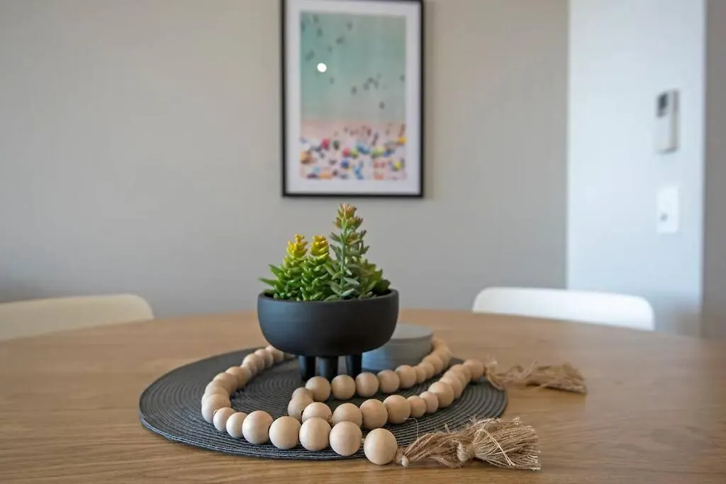 Modern Coastal Apartment - Walk To Beach And Shops Buddina Австралия